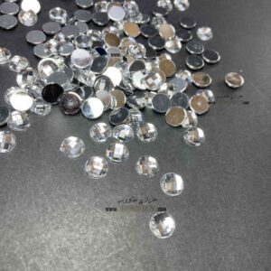 نگین گرد پلاستیکی پشت صاف سایز 8 ( نقره ای ) بسته 100 عددی